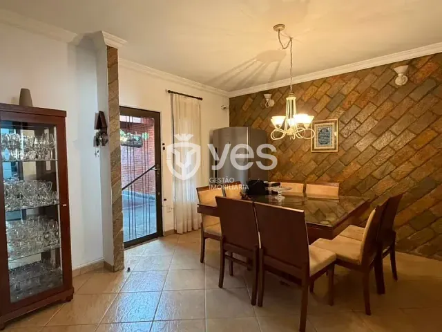 Casa 3 quartos e 2 banheiros, à venda, no bairro Vila Fertiza em Araxá