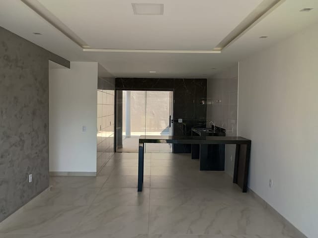 Casa com 480m² 3 quartos e 1 banheiro, à venda, no bairro Jardim Atlântico Leste (Itaipuaçu) em Maricá