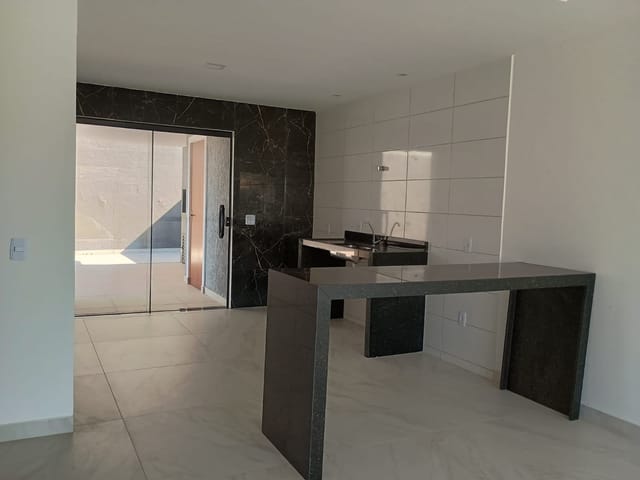 Casa com 480m² 3 quartos e 1 banheiro, à venda, no bairro Jardim Atlântico Leste (Itaipuaçu) em Maricá
