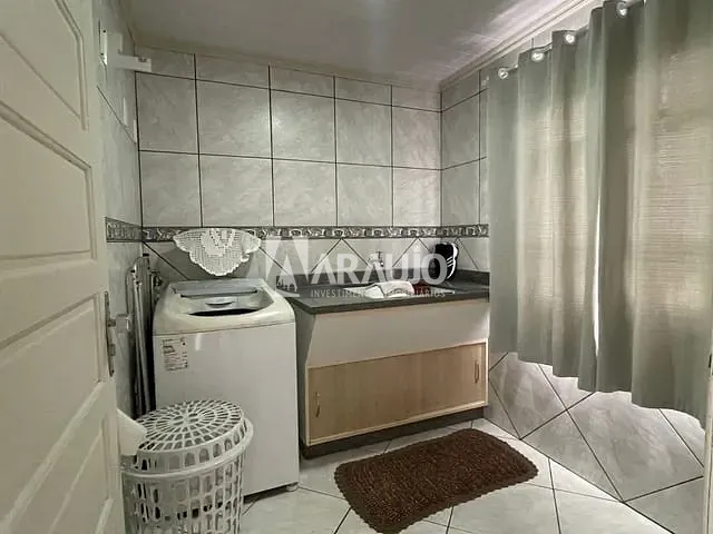 Casa com 350m² 3 quartos e 2 banheiros, à venda, no bairro Centro em Ilhota