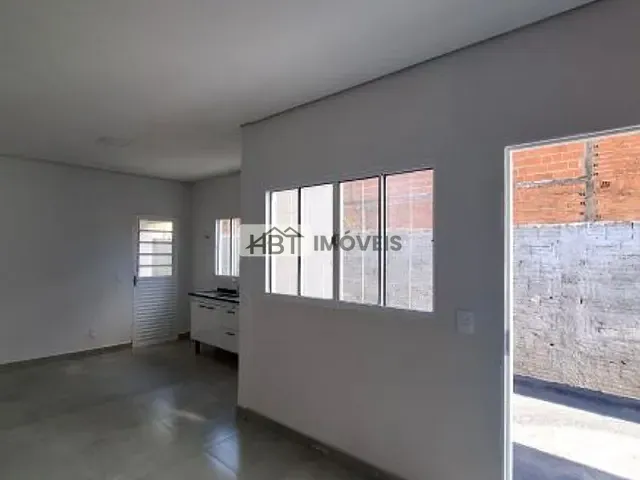 Casa 2 quartos e 1 banheiro, à venda, no bairro Parque Santa Cândida em Bauru