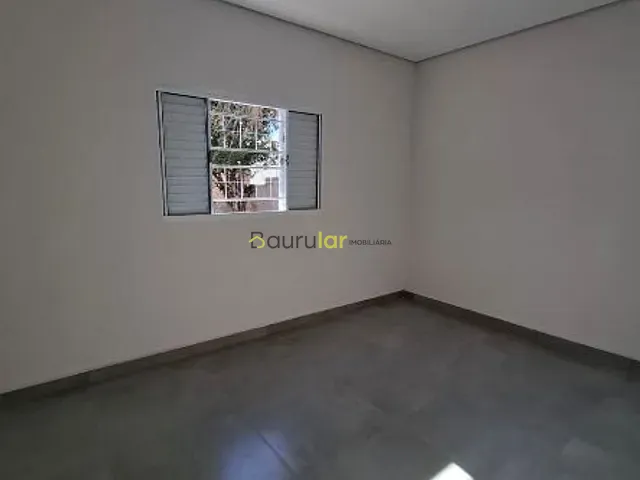 Casa 2 quartos e 1 banheiro, à venda, no bairro Parque Santa Cândida em Bauru