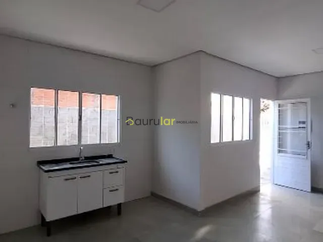 Casa 2 quartos e 1 banheiro, à venda, no bairro Parque Santa Cândida em Bauru