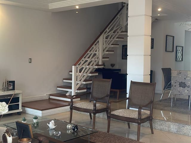 Casa com 432m² 3 quartos e 3 banheiros, à venda, no bairro Parque Jóquei Club em Campos dos Goytacazes