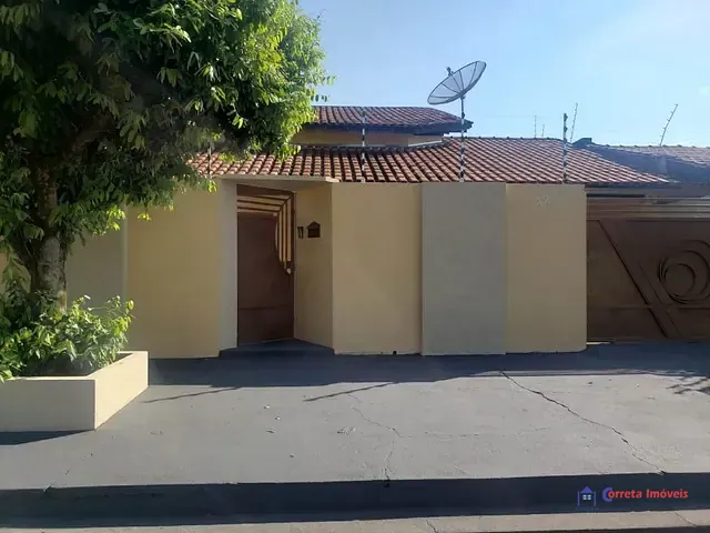Casa com 336m² 3 quartos e 2 banheiros, à venda, no bairro Parque São Carlos em Três Lagoas