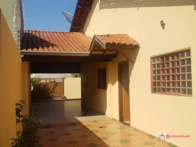 Casa com 336m² 3 quartos e 2 banheiros, à venda, no bairro Parque São Carlos em Três Lagoas