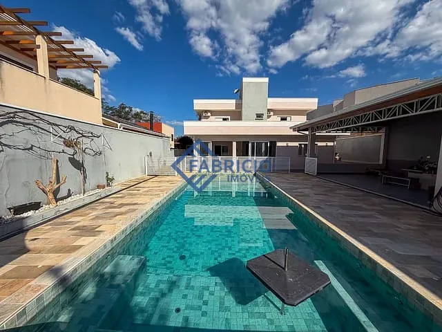 Casa com 600m² 3 quartos e 5 banheiros, à venda, no bairro Centro em Vinhedo