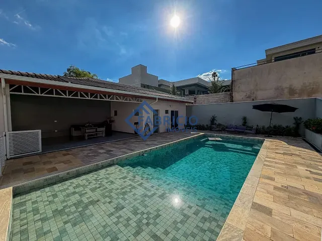 Casa com 600m² 3 quartos e 5 banheiros, à venda, no bairro Centro em Vinhedo