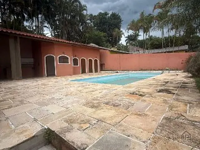 Casa 4 quartos e 5 banheiros, à venda ou para alugar, no bairro Parque Dom Henrique em Cotia