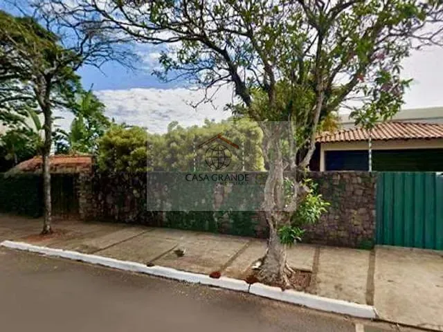 Casa com 876m² 3 quartos e 3 banheiros, à venda, no bairro Centro em Rolândia