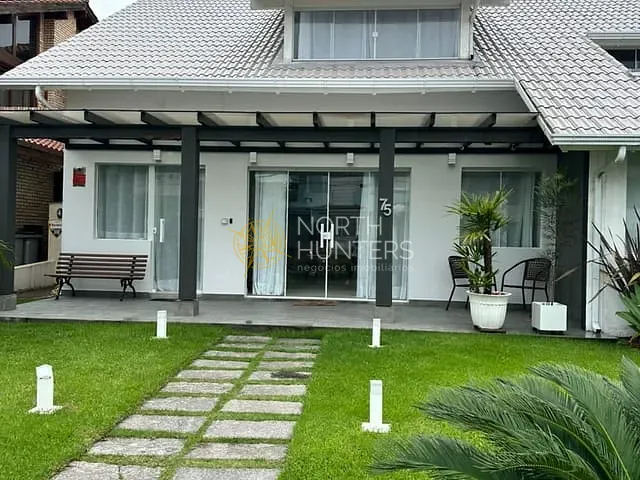 Casa com 450m² 5 quartos e 5 banheiros, para alugar, no bairro Jurerê Internacional em Florianópolis