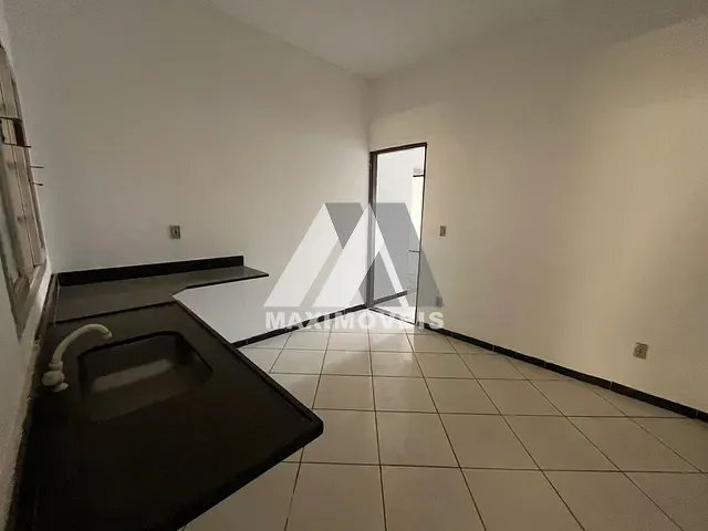 Casa para alugar, no bairro São Francisco em Araçuaí
