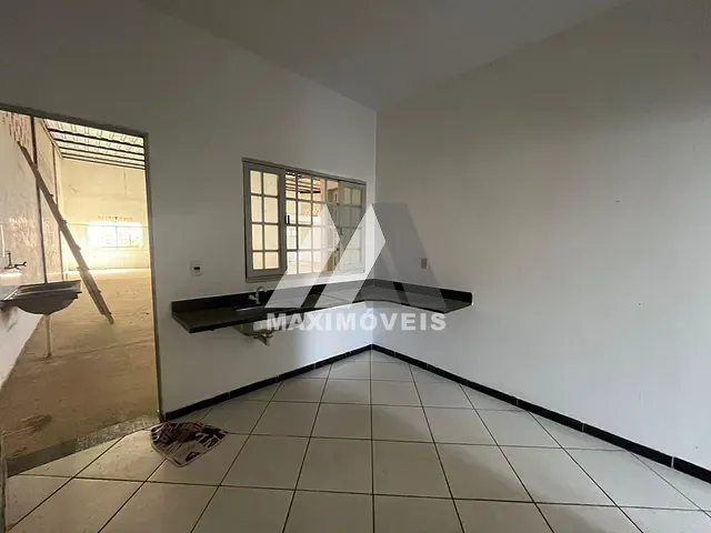Casa para alugar, no bairro São Francisco em Araçuaí