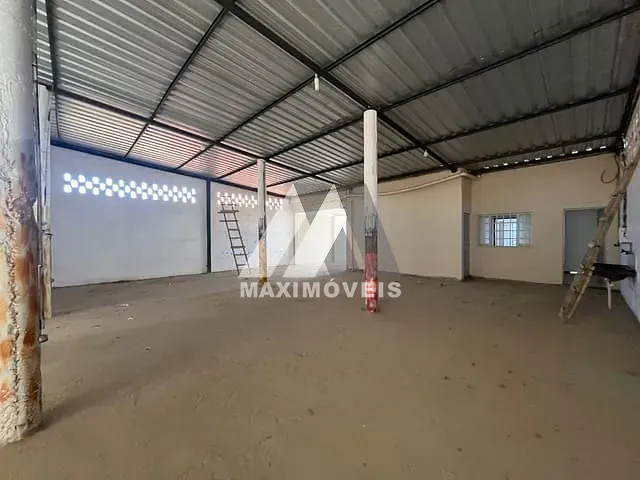 Casa para alugar, no bairro São Francisco em Araçuaí
