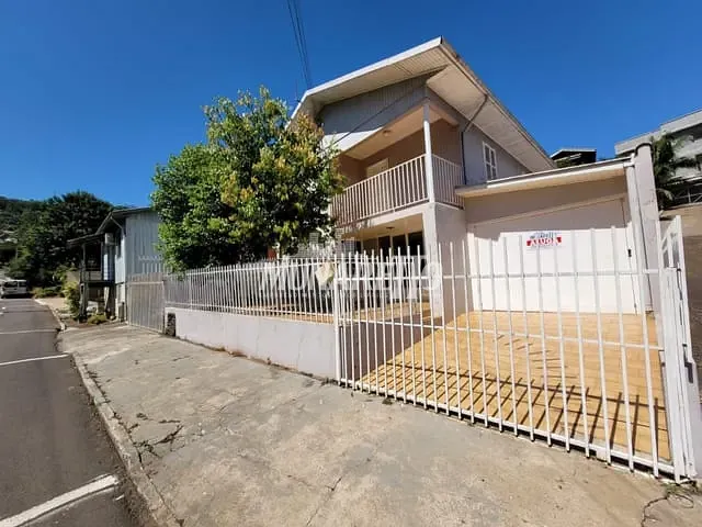 Casa com 154m² 3 quartos e 1 banheiro, para alugar, no bairro Imigrantes em Concórdia