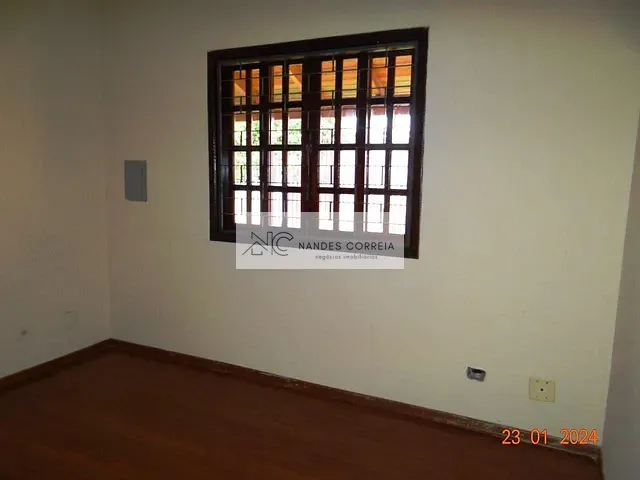 Casa 3 quartos e 3 banheiros, à venda, no bairro Conjunto Residencial Marajoara em Londrina