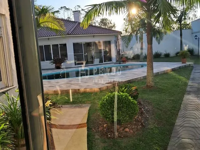 Casa com 600m² 3 quartos e 4 banheiros, à venda, no bairro Laranjal em Pelotas