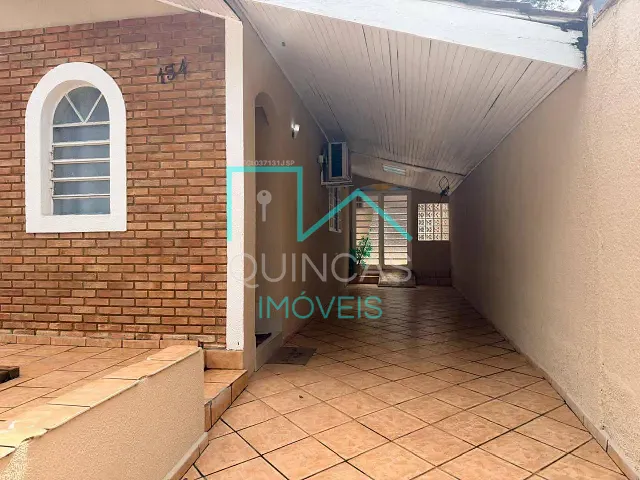 Casa com 250m² 2 quartos e 3 banheiros, à venda, no bairro Parque Residencial Eloy Chaves em Jundiaí