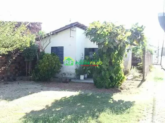 Casa à venda, no bairro Pedra Mole em Teresina