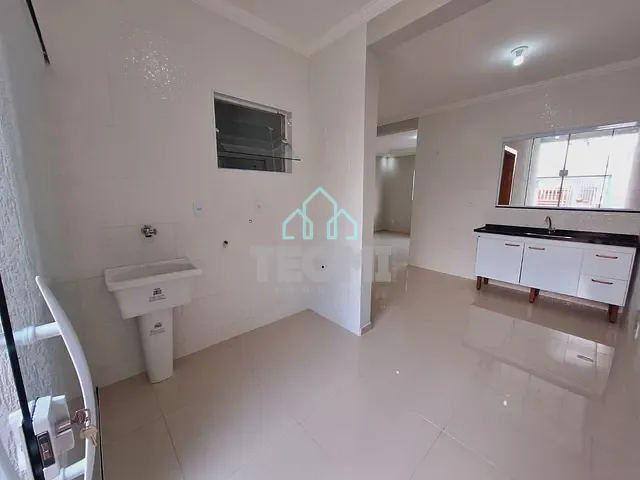 Casa com 150m² 2 quartos e 2 banheiros, à venda, no bairro CECAP em Taubaté