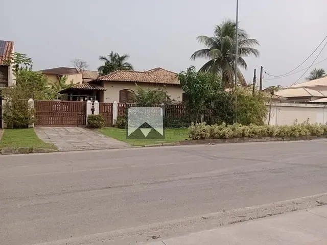 Casa com 700m² 3 quartos e 2 banheiros, à venda, no bairro Camboinhas em Niterói