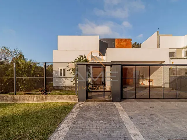 Casa com 561m² 4 quartos e 5 banheiros, à venda, no bairro Três Vendas em Pelotas
