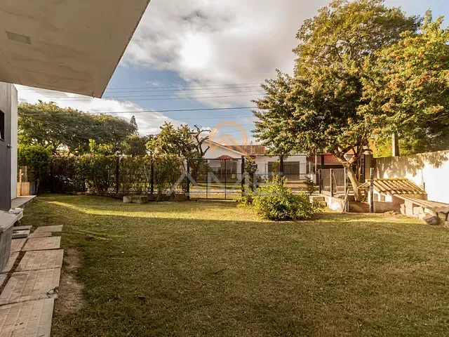 Casa com 561m² 4 quartos e 5 banheiros, à venda, no bairro Três Vendas em Pelotas
