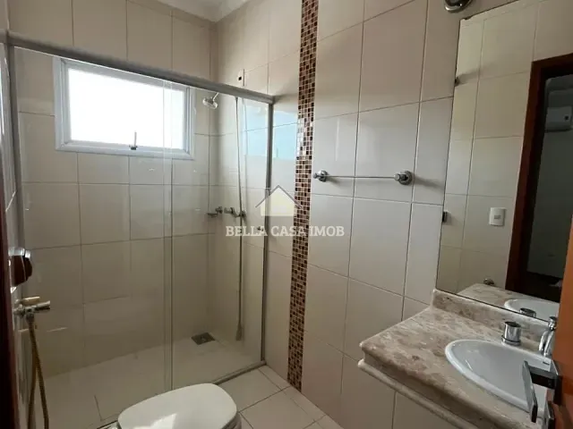 Casa com 300m² 3 quartos e 5 banheiros, para alugar, no bairro Itapeva em Votorantim