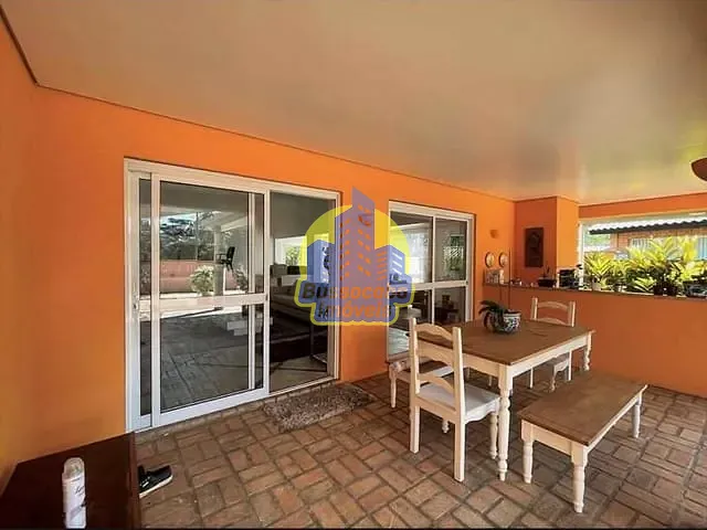 Casa com 1092m² 3 quartos e 3 banheiros, à venda, no bairro Bosque do Vianna em Cotia