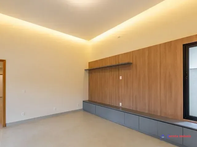 Casa com 300m² 3 quartos e 2 banheiros, à venda, no bairro Parque Mangueiras em Três Lagoas