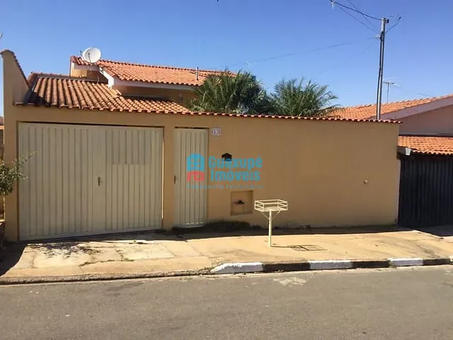 Casa com 140m² 3 quartos e 1 banheiro, à venda, no bairro Residencial Aroeira II em GUAXUPÉ