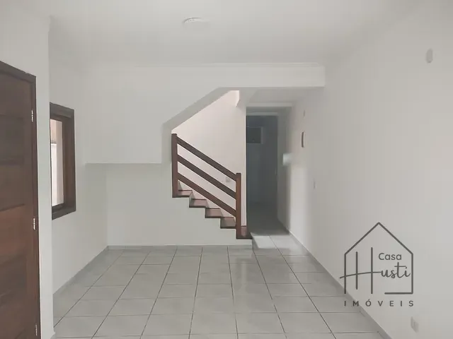 Casa 3 quartos e 2 banheiros, à venda ou para alugar, no bairro Jardim Rio das Pedras em Cotia