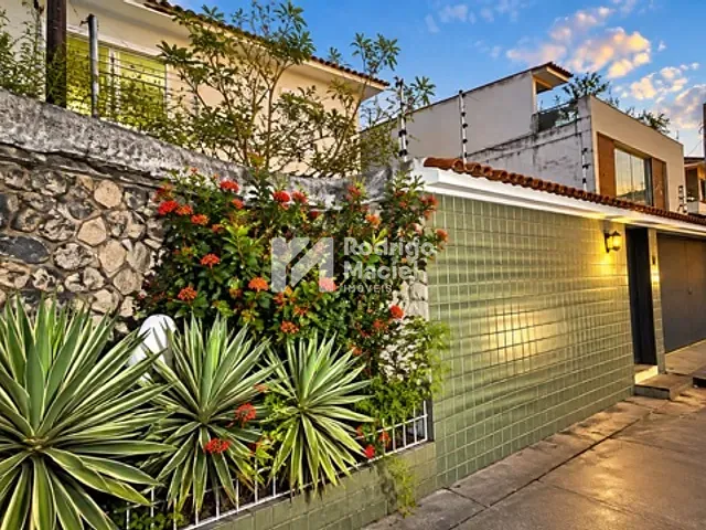 Casa 4 quartos e 4 banheiros, à venda, no bairro Cordeiro  em Recife