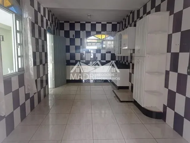 Casa com 360m² 6 quartos e 2 banheiros, à venda, no bairro Passa Vinte em Palhoça