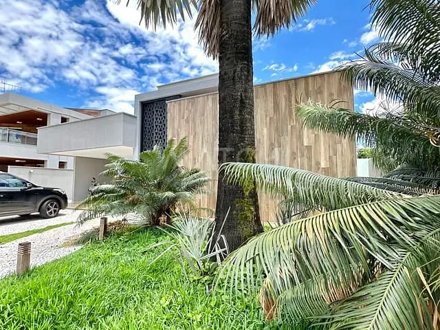 Casa com 652m² 4 quartos e 5 banheiros, à venda, no bairro Loteamento Alphaville Residencial em Goiânia