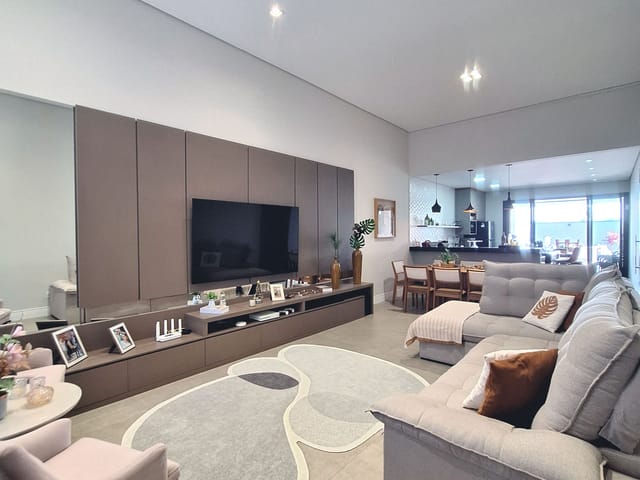 Casa com 300m² 3 quartos e 3 banheiros, à venda, no bairro Residencial Jatobas em Louveira