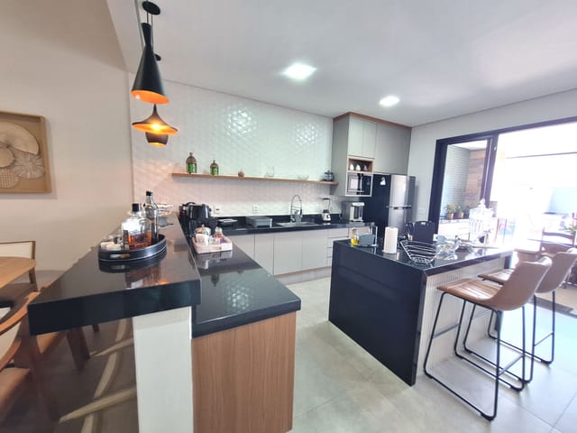 Casa com 300m² 3 quartos e 3 banheiros, à venda, no bairro Residencial Jatobas em Louveira