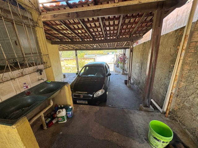 Casa 5 quartos e 2 banheiros, à venda, no bairro Monte Azul em Belo Horizonte