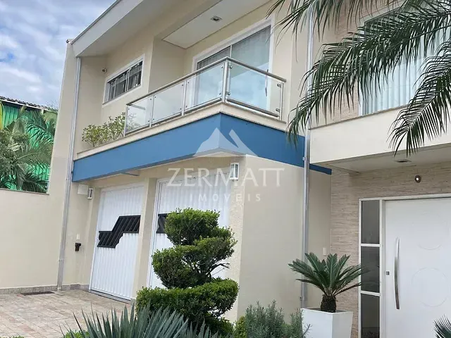 Casa 3 quartos e 4 banheiros, à venda, no bairro Bela Vista em Gaspar