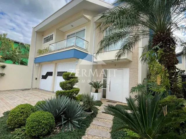 Casa 3 quartos e 4 banheiros, à venda, no bairro Bela Vista em Gaspar
