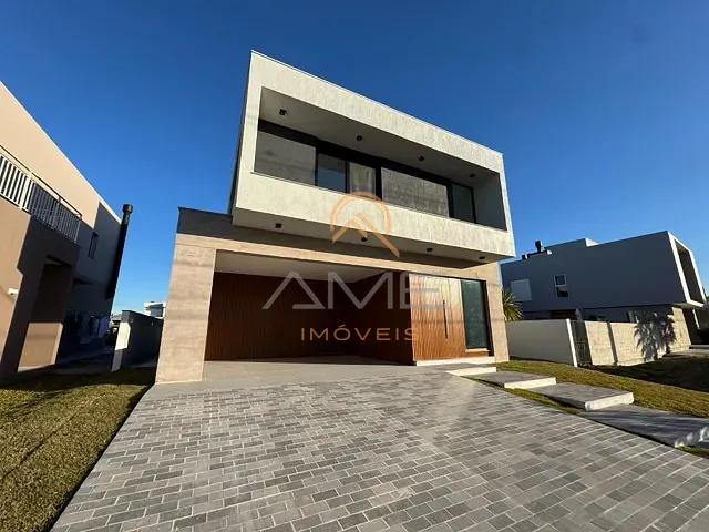 Casa 4 quartos e 5 banheiros, à venda, no bairro Laranjal em Pelotas