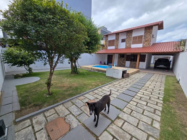 Casa com 4000m² 6 quartos e 4 banheiros, para alugar, no bairro Centro em Macaé