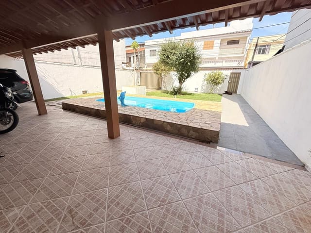 Casa com 4000m² 6 quartos e 4 banheiros, para alugar, no bairro Centro em Macaé