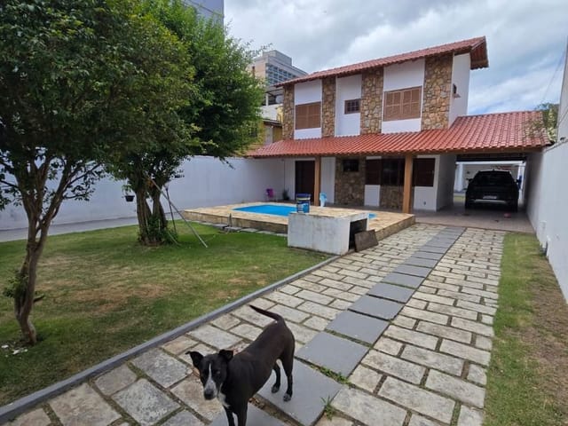 Casa com 4000m² 6 quartos e 4 banheiros, para alugar, no bairro Centro em Macaé