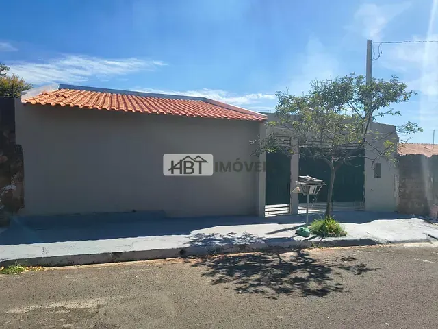 Casa com 180m² 3 quartos e 1 banheiro, à venda, no bairro Tangarás em Bauru