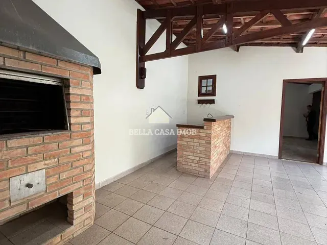 Casa com 700m² 3 quartos e 4 banheiros, à venda, no bairro Além Ponte em Sorocaba