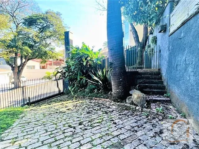 Casa com 549m² 3 quartos e 3 banheiros, à venda, no bairro Vila Junqueira em Atibaia