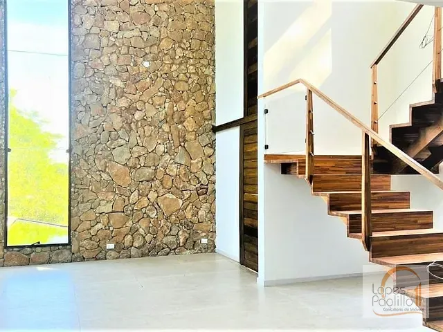 Casa com 549m² 3 quartos e 3 banheiros, à venda, no bairro Vila Junqueira em Atibaia