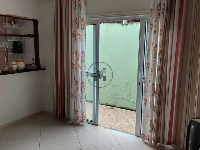 Casa com 210m² 1 quarto e 2 banheiros, à venda, no bairro Centro em Potim