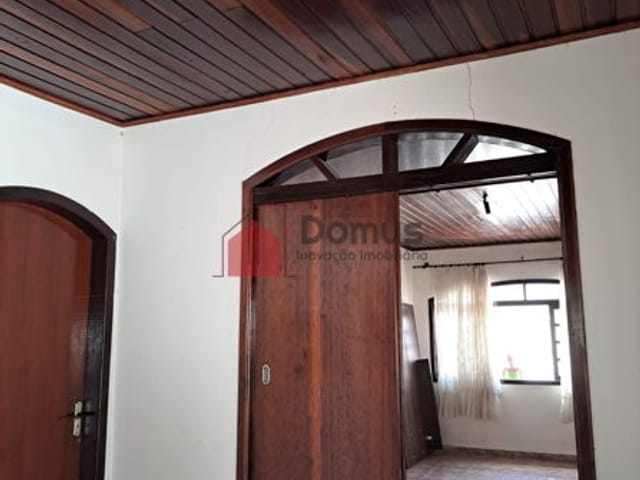 Casa com 299m², à venda, no bairro Chácara Galega em Pindamonhangaba